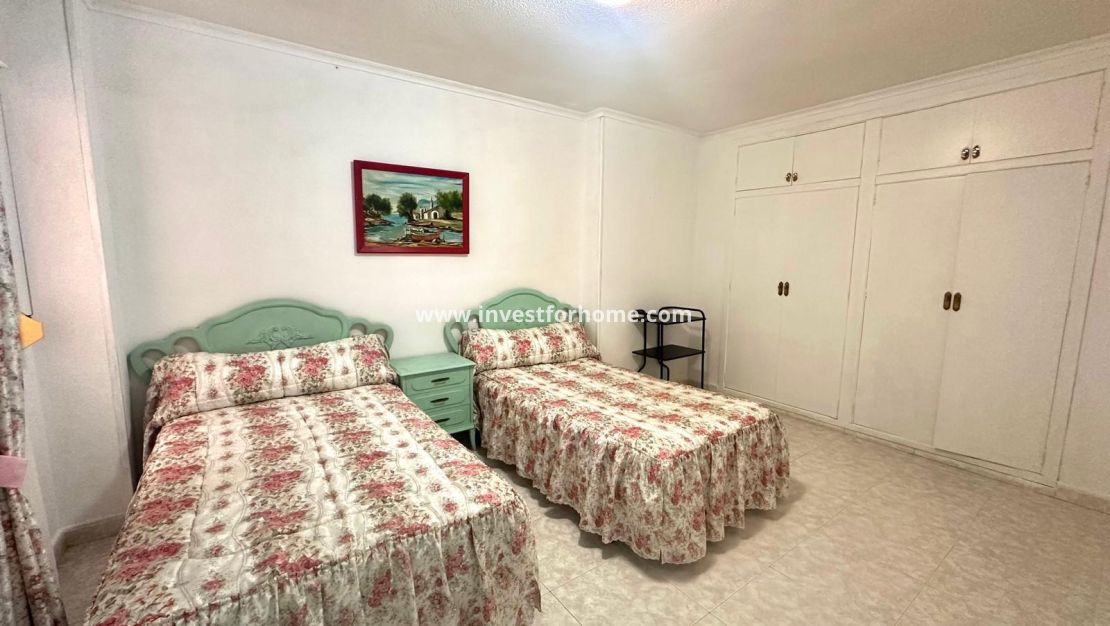 Sale - Apartment - Torrevieja - Centro