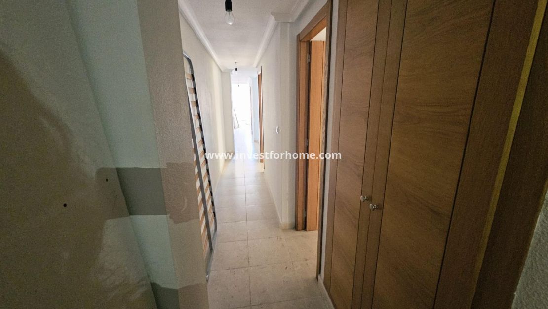 Sale - Apartment - Torrevieja - Centro