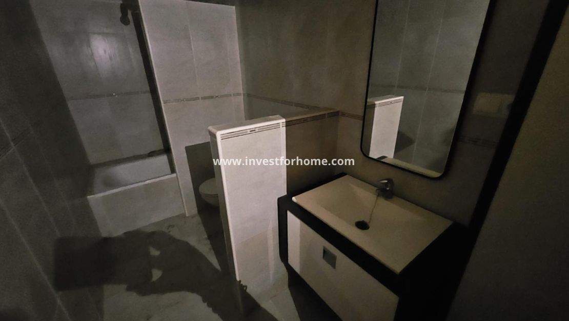 Sale - Apartment - Torrevieja - Centro