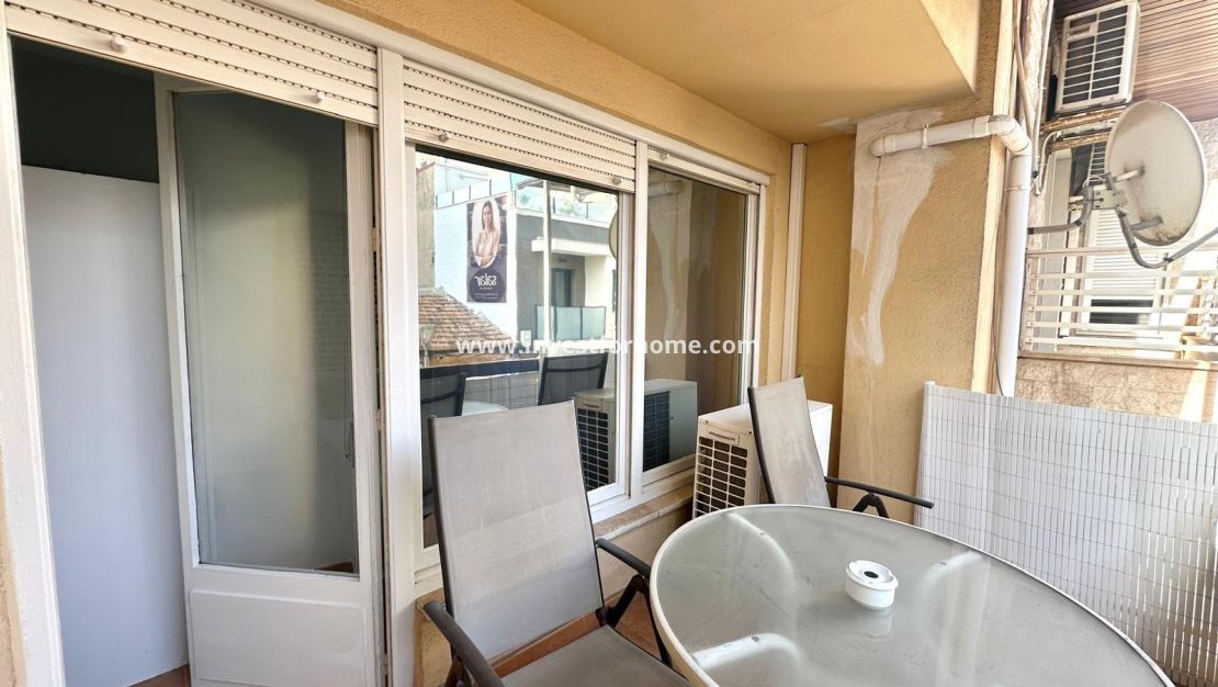 Sale - Apartment - Torrevieja - Centro