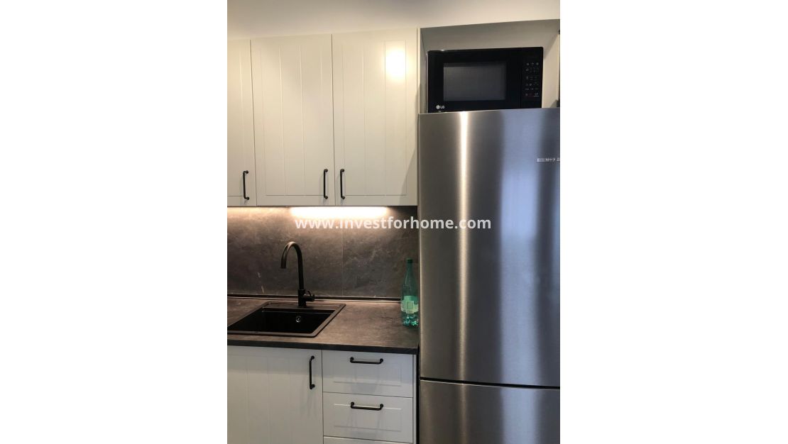 Sale - Apartment - Torrevieja - Centro