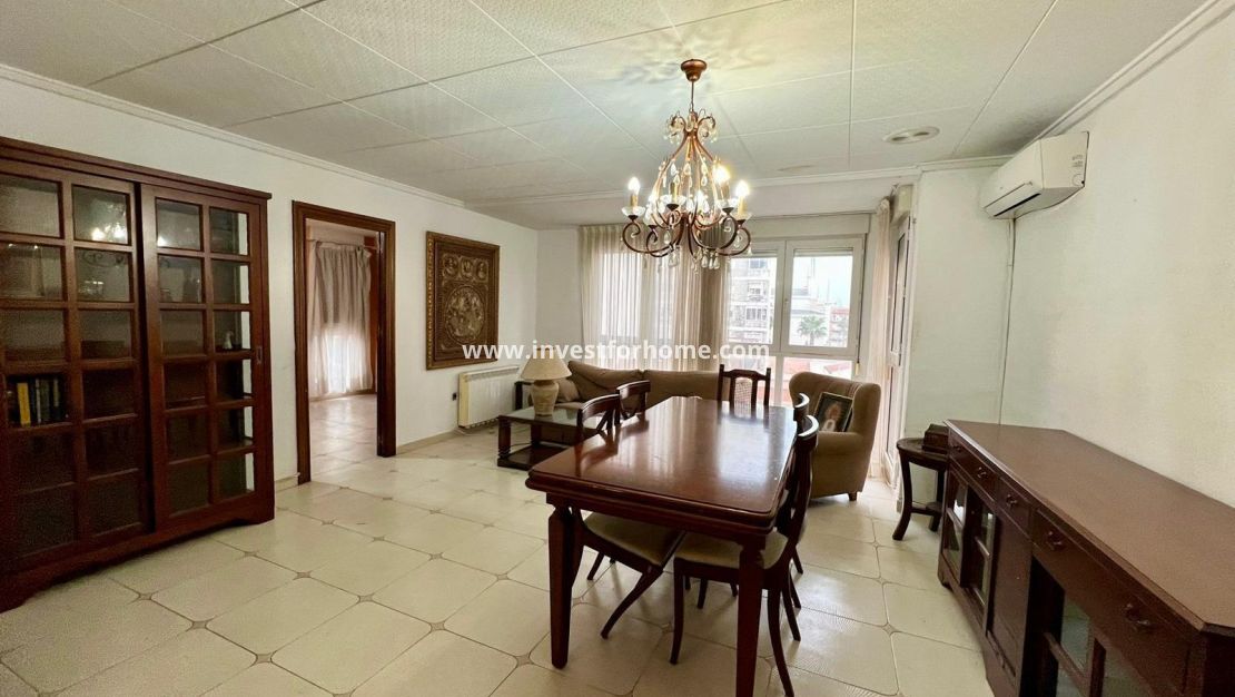 Sale - Apartment - Torrevieja - Centro