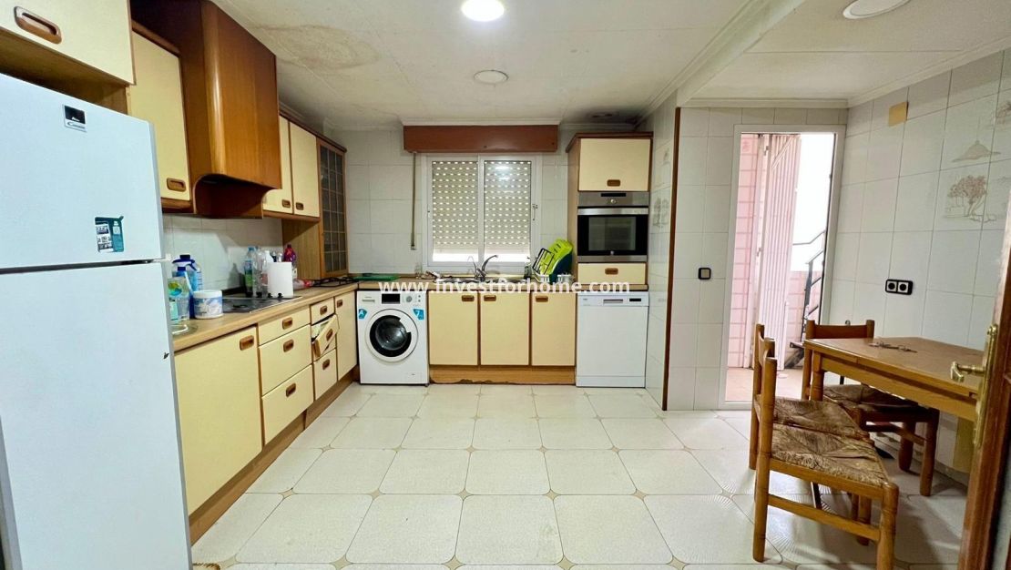 Sale - Apartment - Torrevieja - Centro