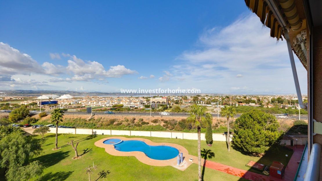 Sale - Apartment - Torrevieja - Centro