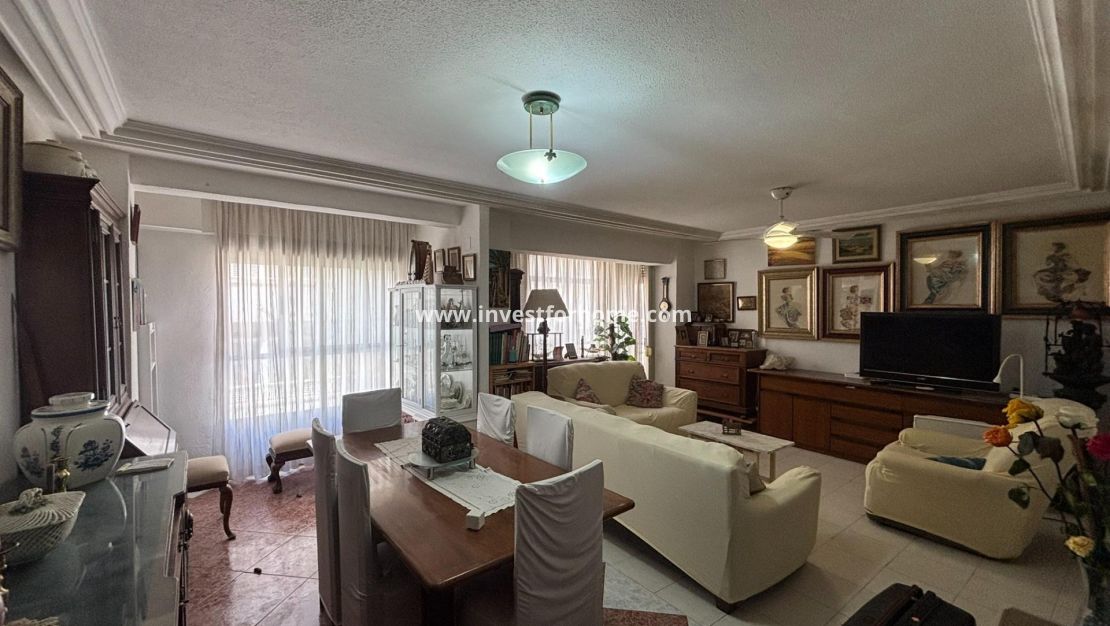 Sale - Apartment - Torrevieja - Centro