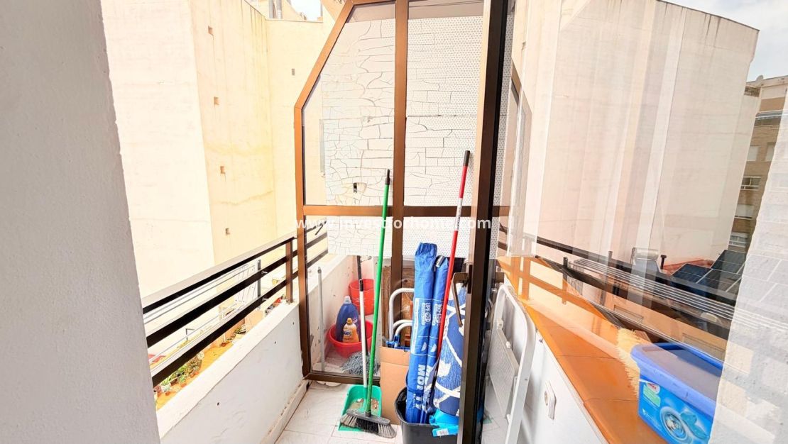 Sale - Apartment - Torrevieja - Centro