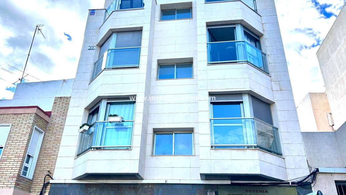 Sale - Apartment - Torrevieja - Centro