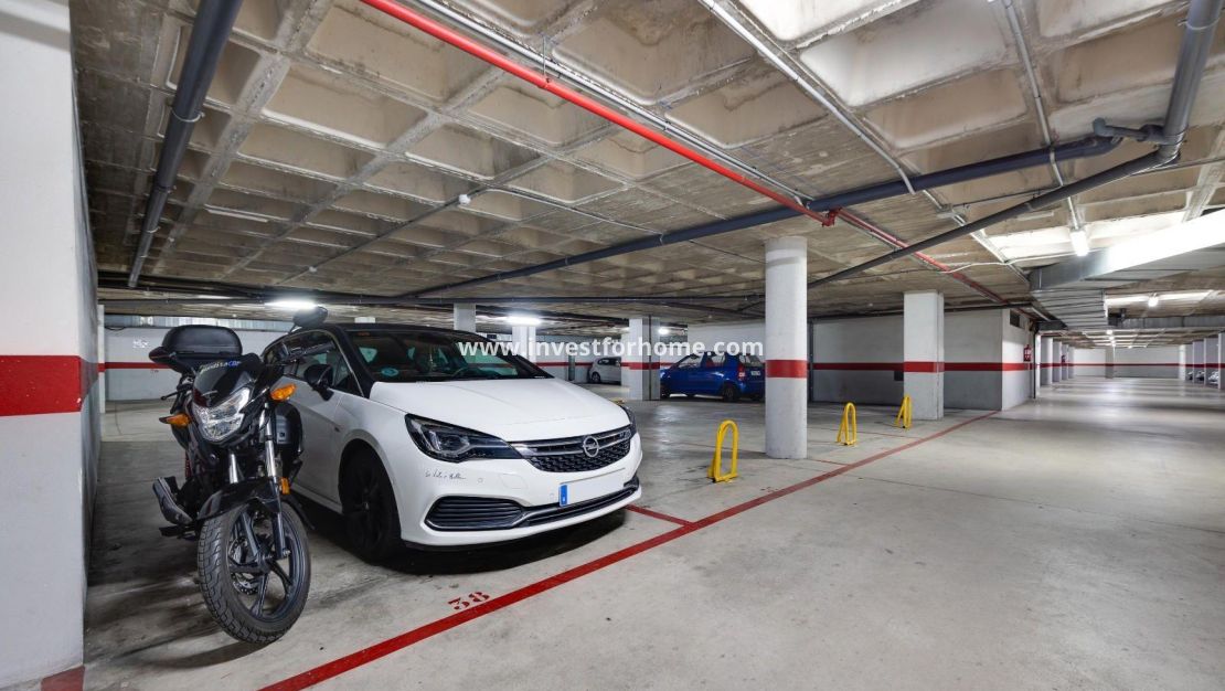 Sale - Apartment - Torrevieja - Centro