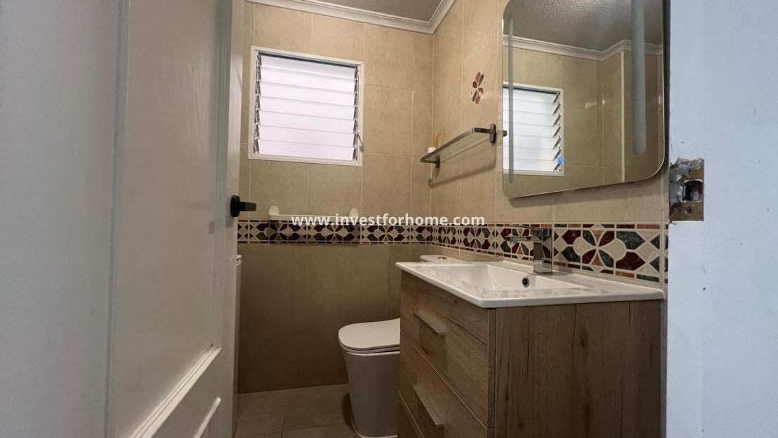 Sale - Apartment - Torrevieja - Centro