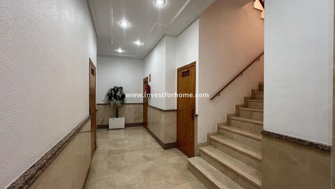 Sale - Apartment - Torrevieja - Centro