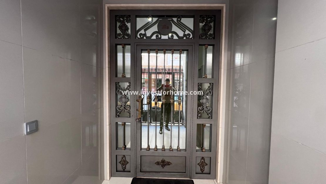 Sale - Apartment - Torrevieja - Centro