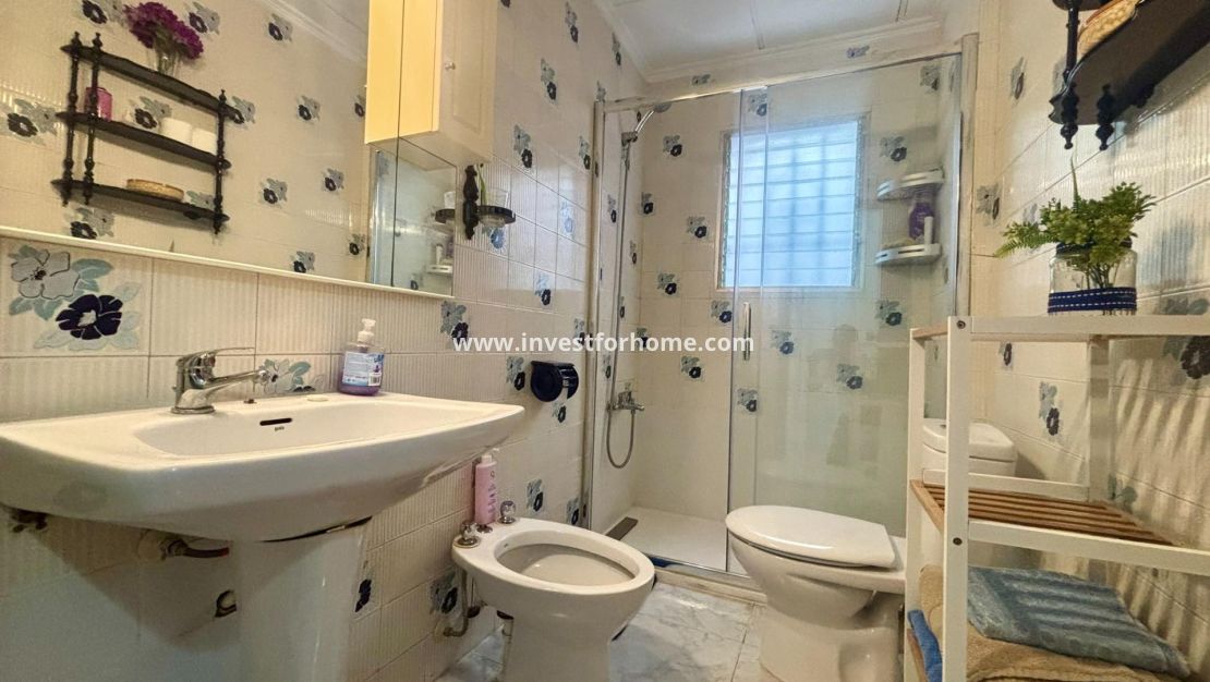 Sale - Apartment - Torrevieja - Centro