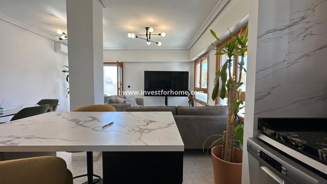 Sale - Apartment - Torrevieja - Centro