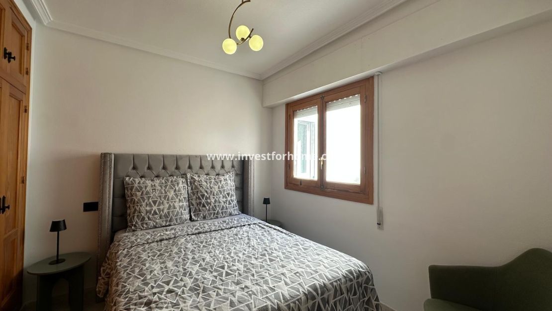 Sale - Apartment - Torrevieja - Centro