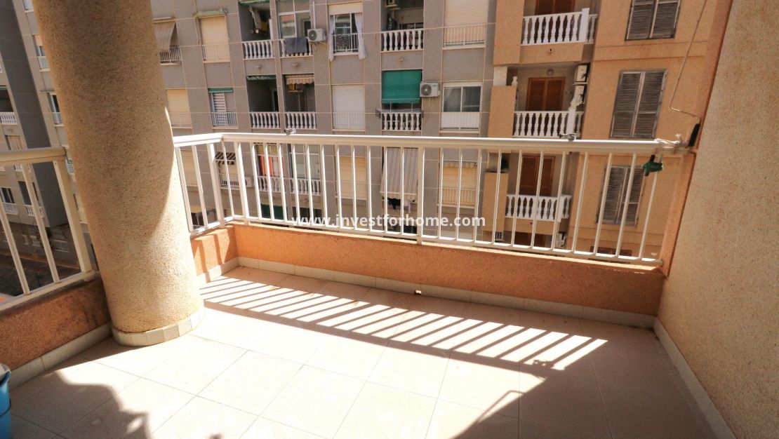 Sale - Apartment - Torrevieja - Centro