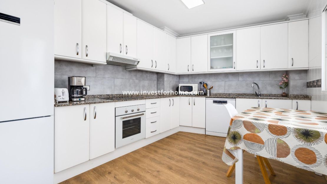 Sale - Apartment - Torrevieja - Centro