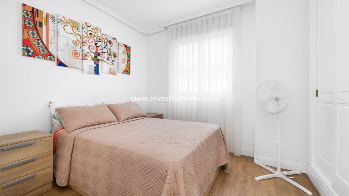Sale - Apartment - Torrevieja - Centro