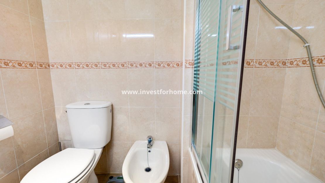 Sale - Apartment - Torrevieja - Centro