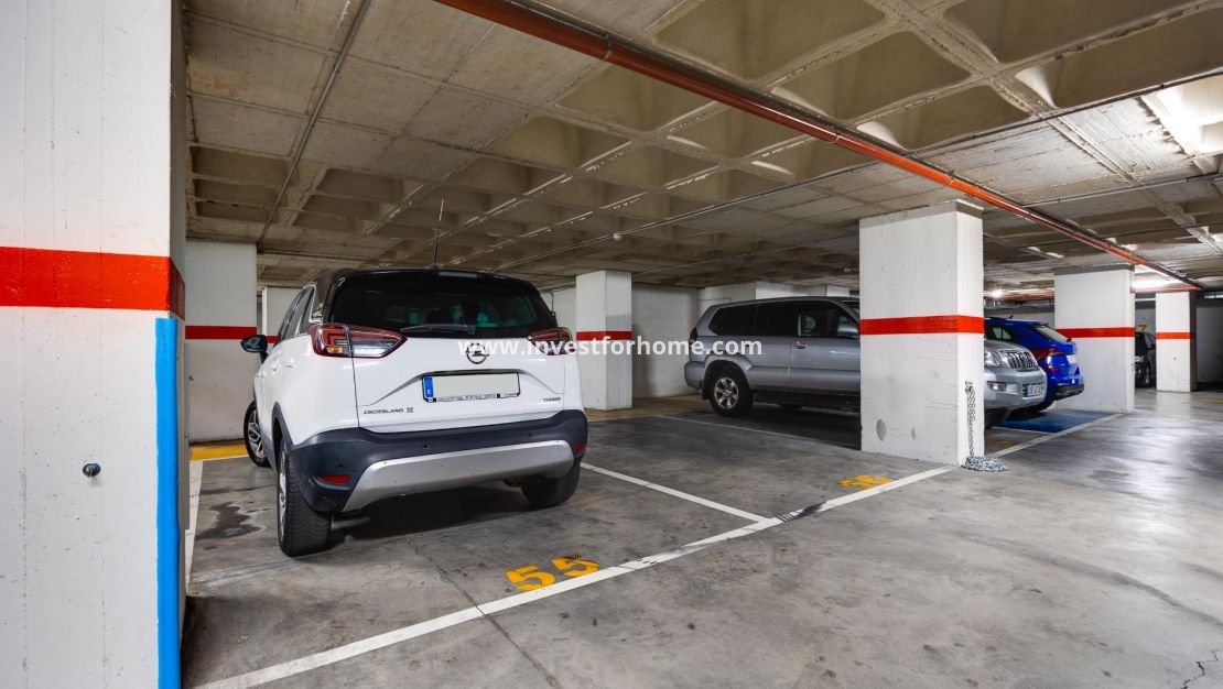 Sale - Apartment - Torrevieja - Centro