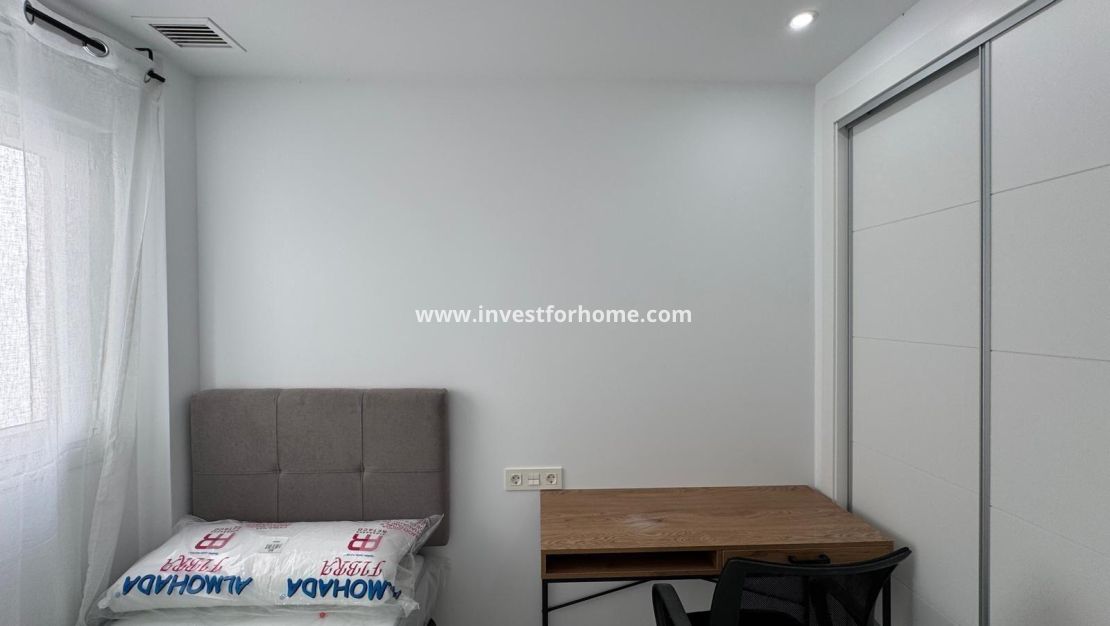 Sale - Apartment - Torrevieja - Centro