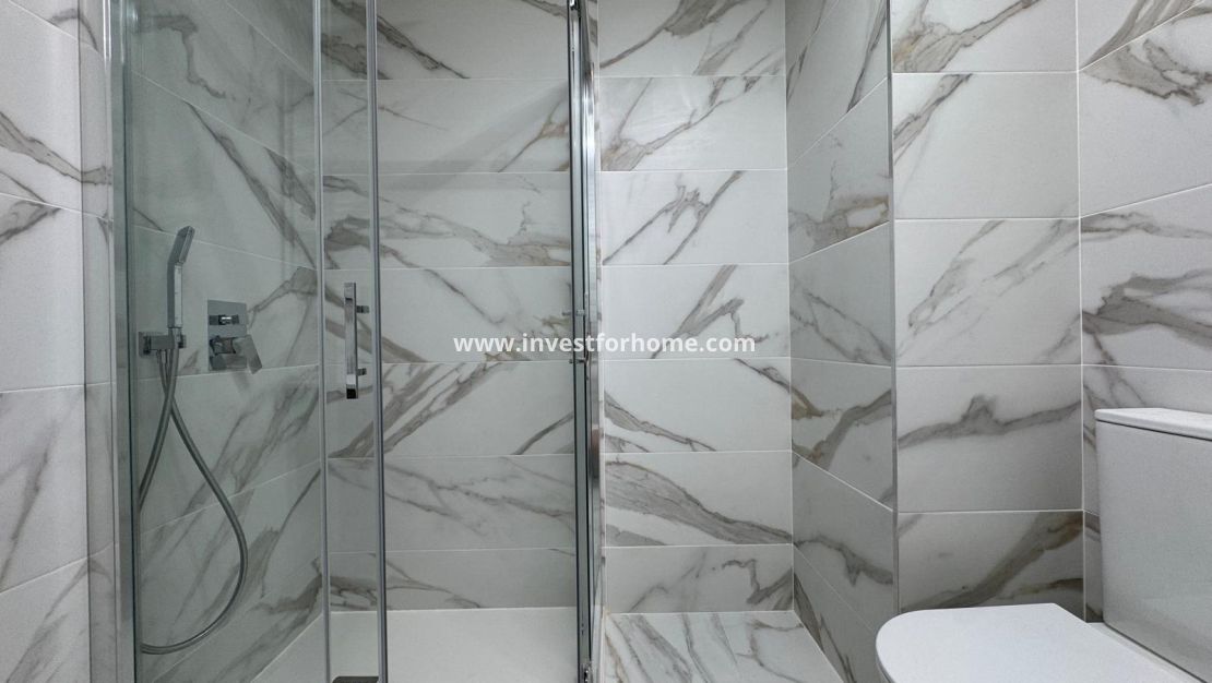 Sale - Apartment - Torrevieja - Centro