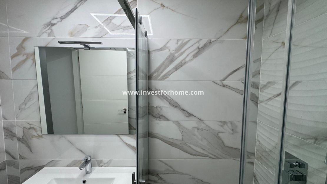 Sale - Apartment - Torrevieja - Centro