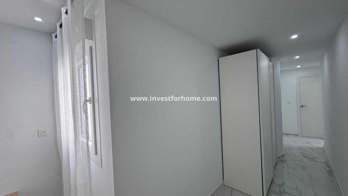 Sale - Apartment - Torrevieja - Centro
