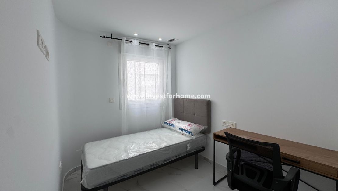 Sale - Apartment - Torrevieja - Centro