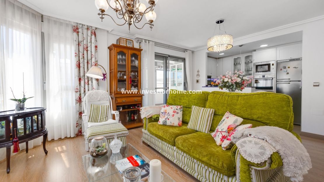 Sale - Apartment - Torrevieja - Centro