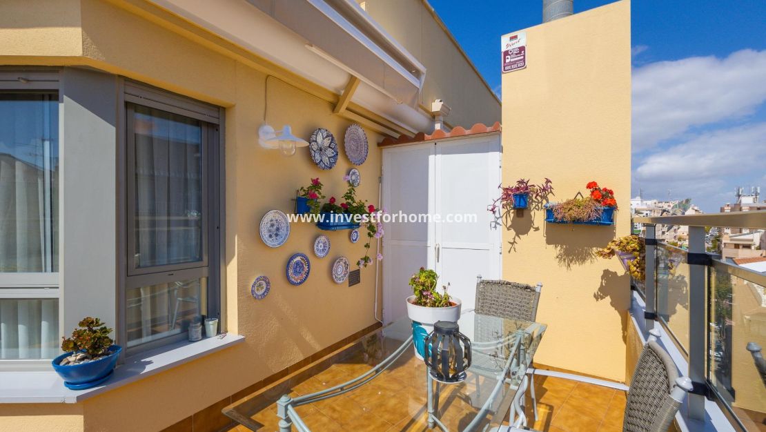 Sale - Apartment - Torrevieja - Centro