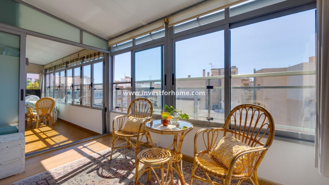 Sale - Apartment - Torrevieja - Centro