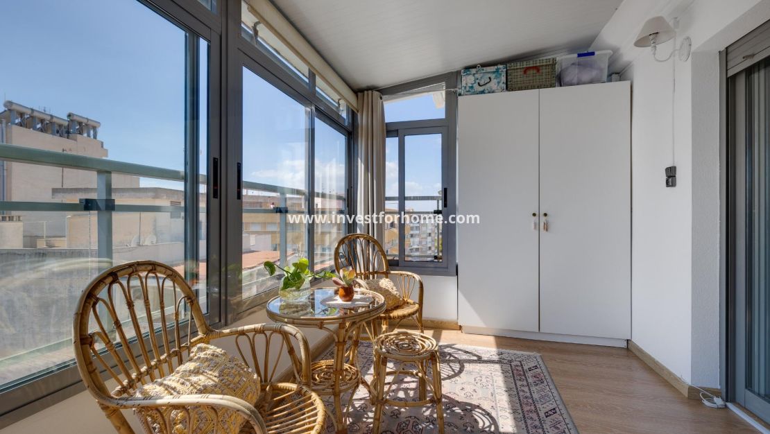 Sale - Apartment - Torrevieja - Centro