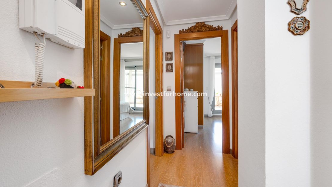 Sale - Apartment - Torrevieja - Centro