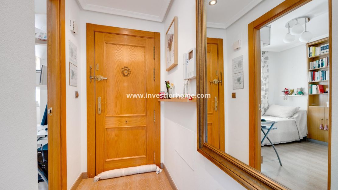 Sale - Apartment - Torrevieja - Centro