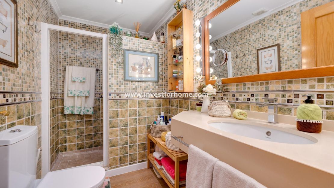 Sale - Apartment - Torrevieja - Centro