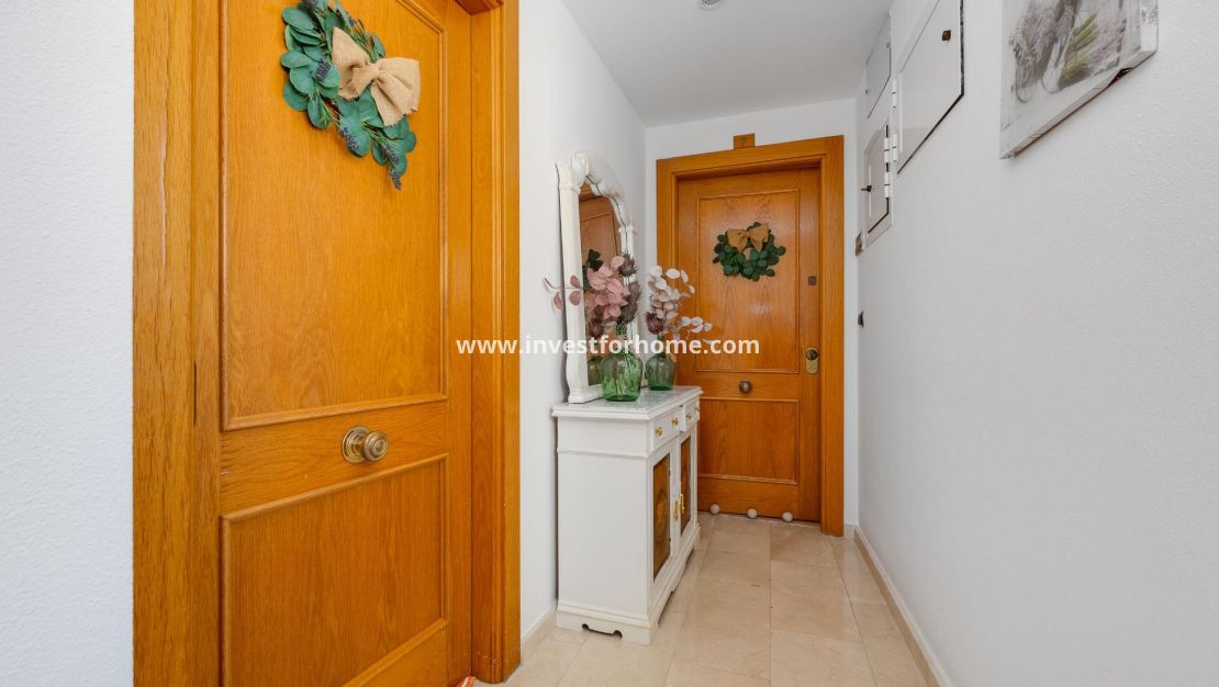 Sale - Apartment - Torrevieja - Centro