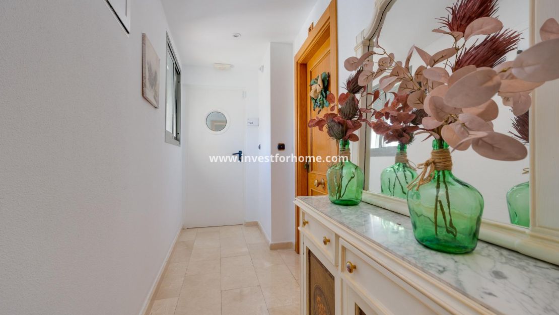 Sale - Apartment - Torrevieja - Centro