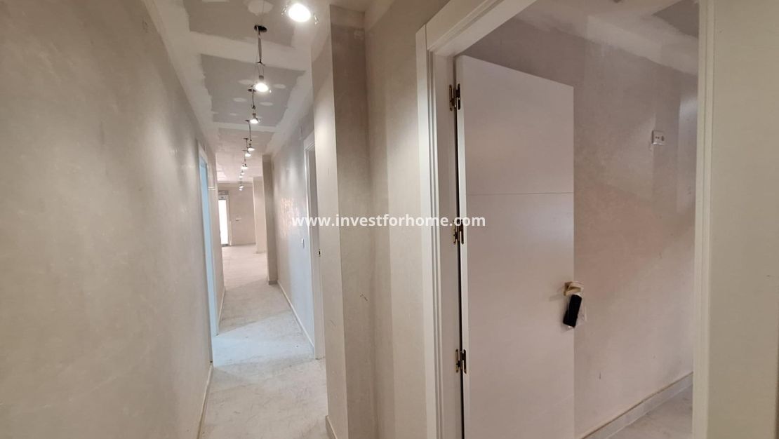 Sale - Apartment - Torrevieja - Centro