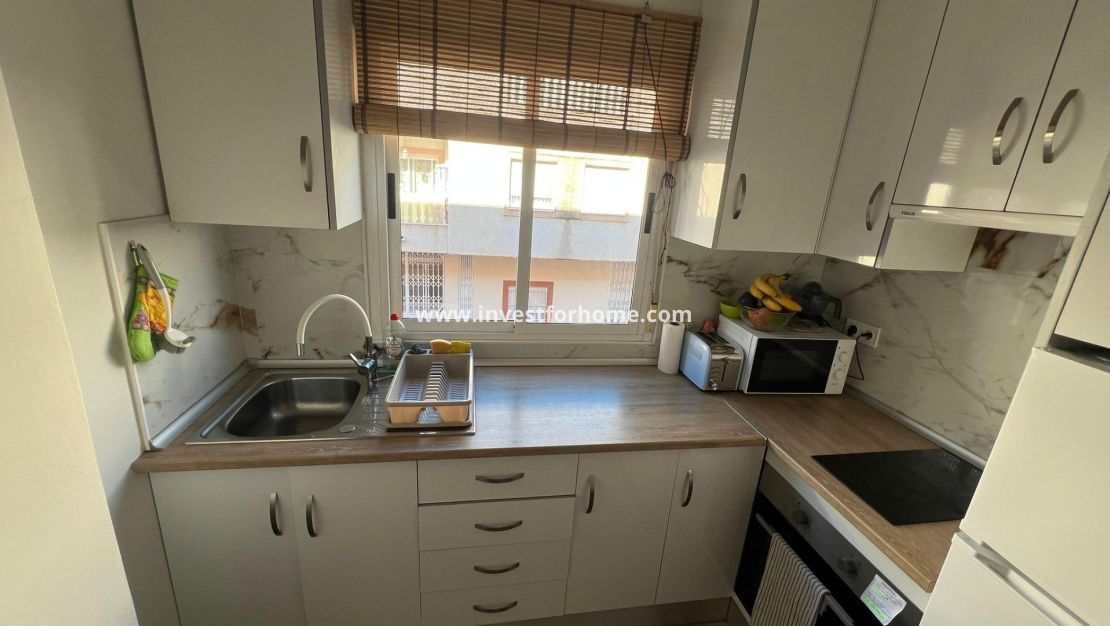 Sale - Apartment - Torrevieja - Centro
