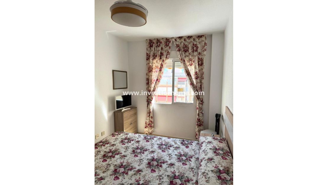 Sale - Apartment - Torrevieja - Centro