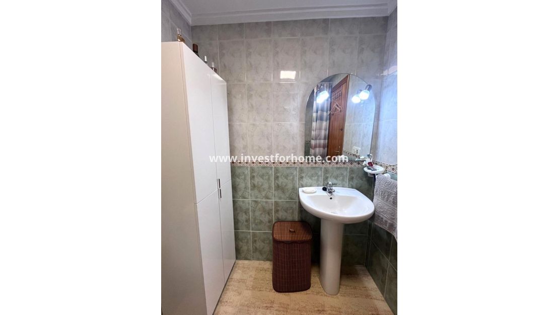 Sale - Apartment - Torrevieja - Centro