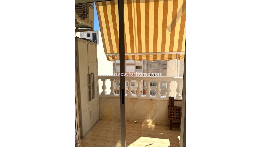 Sale - Apartment - Torrevieja - Centro