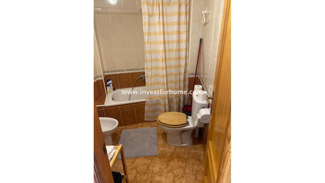Sale - Apartment - Torrevieja - Centro