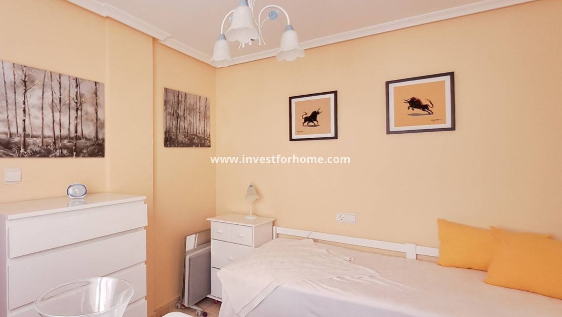 Sale - Apartment - Torrevieja - Centro