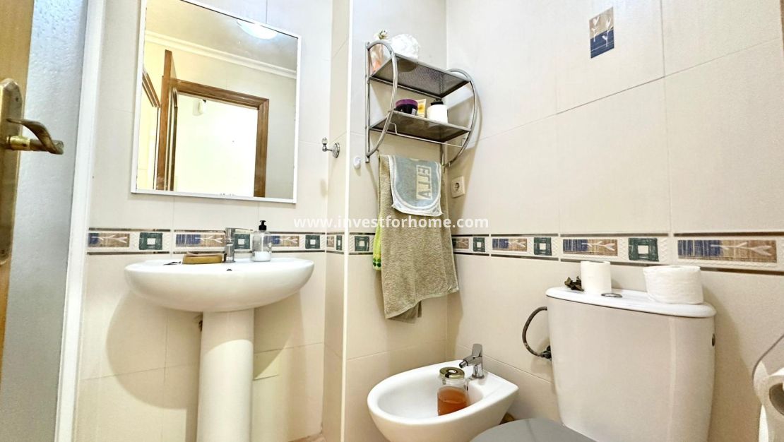 Sale - Apartment - Torrevieja - Centro