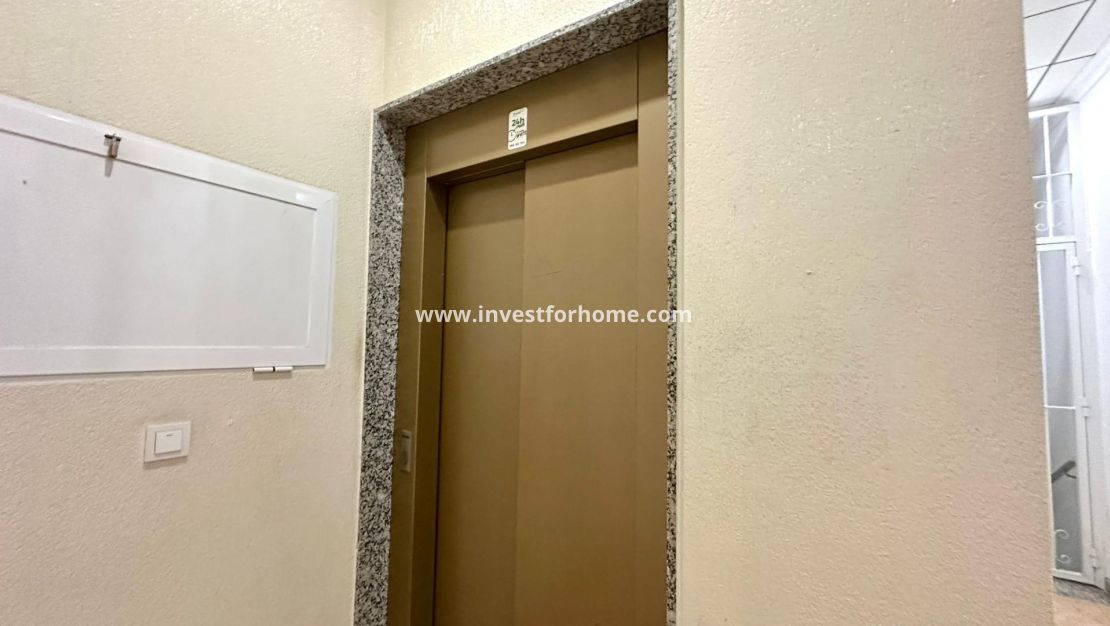 Sale - Apartment - Torrevieja - Centro