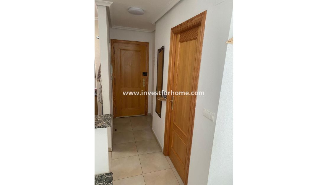 Sale - Apartment - Torrevieja - Centro
