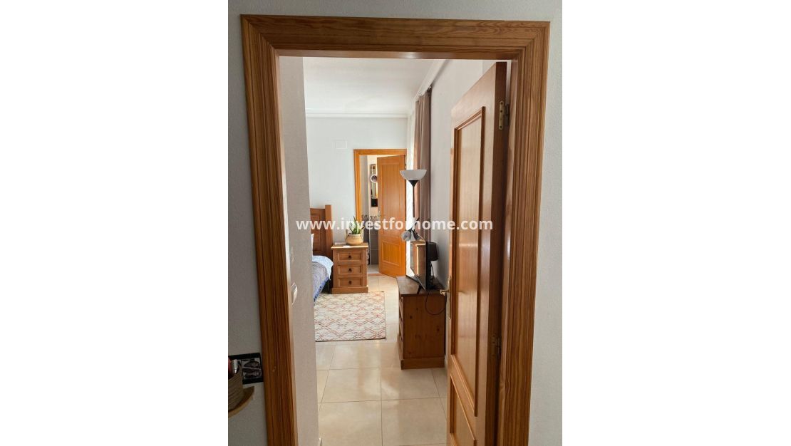 Sale - Apartment - Torrevieja - Centro