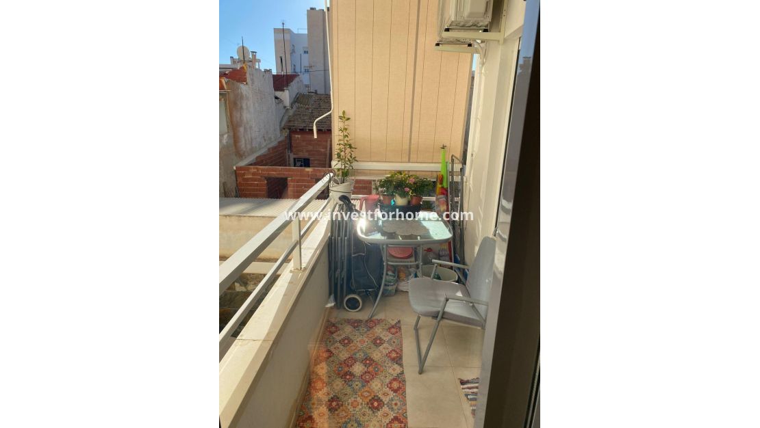 Sale - Apartment - Torrevieja - Centro