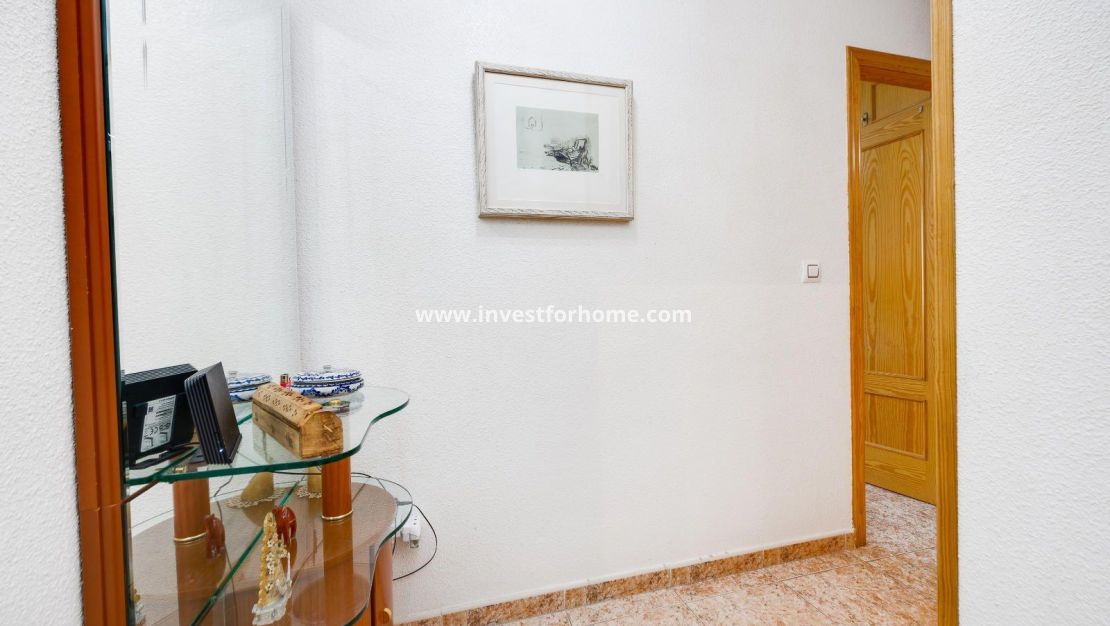 Sale - Apartment - Torrevieja - Centro